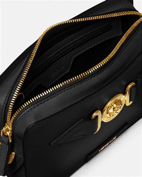 bandolera hombre versace|Versace bolsos de hombro y de mensajero para hombre.